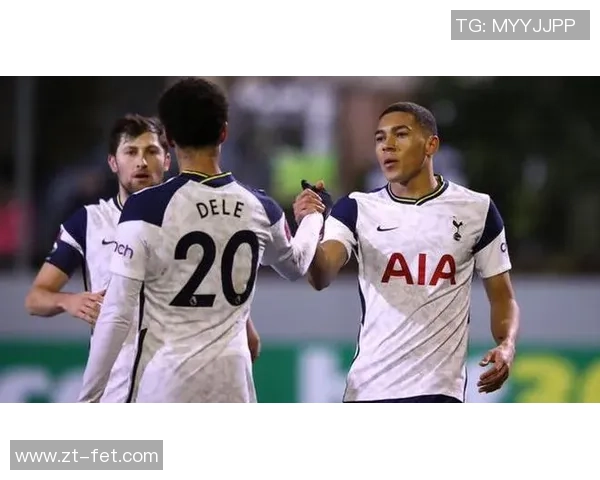 足总杯惊天冷门利物浦3-0拜仁上演帽子戏法引发全场狂欢